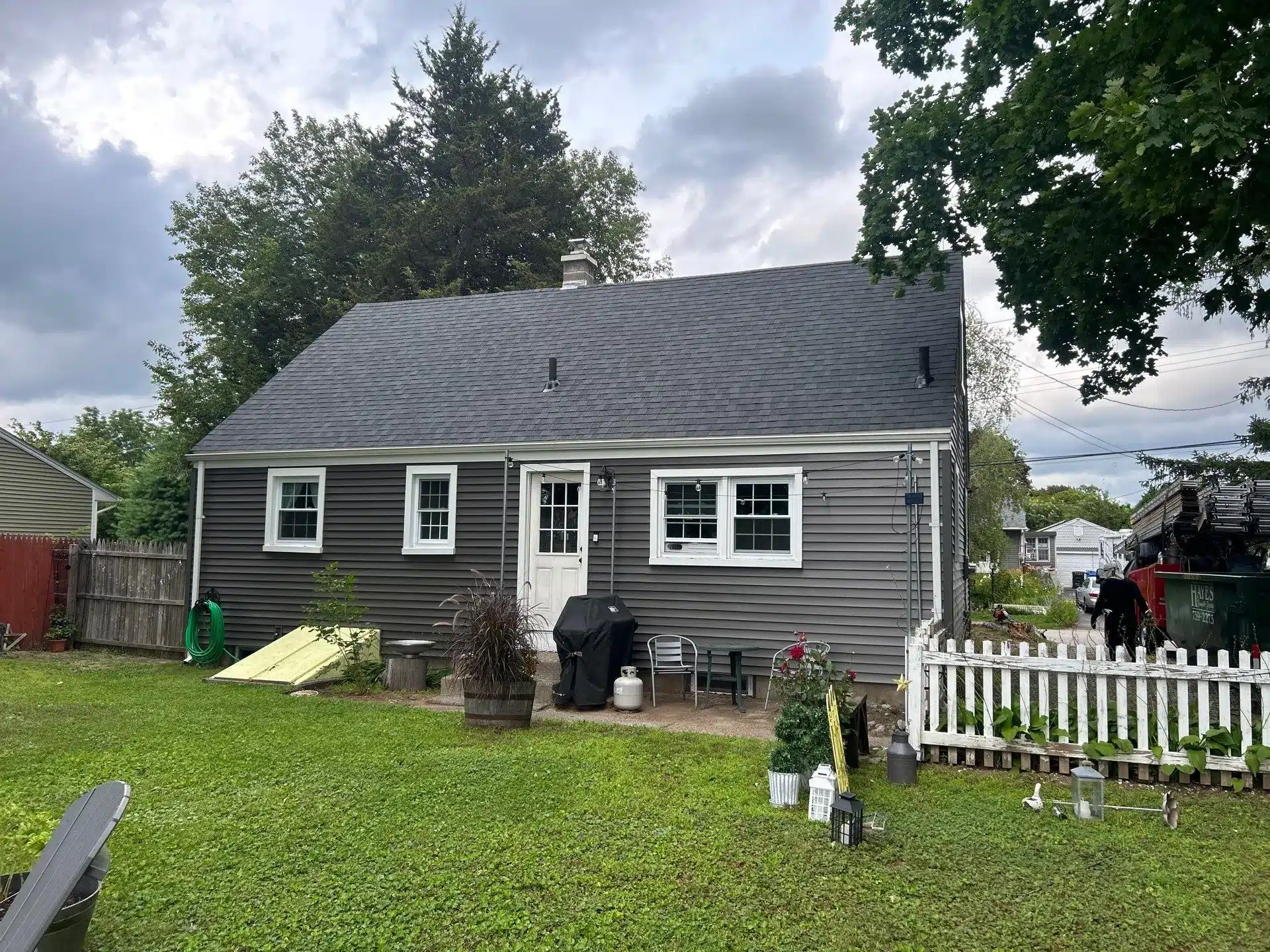 New MAX DEF Colonial Slate shingle roof on a Connecticut home