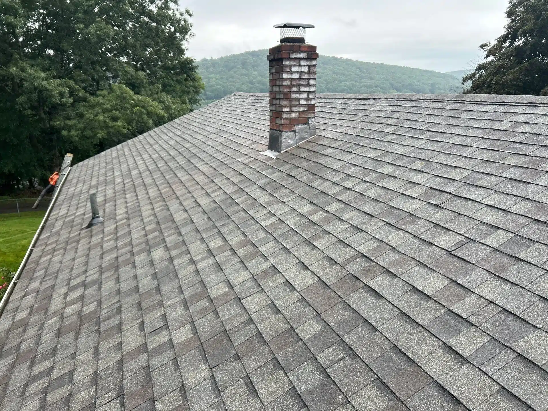 New MAX DEF Weathered Wood roof by BP Builders in Uncasville, Connecticut