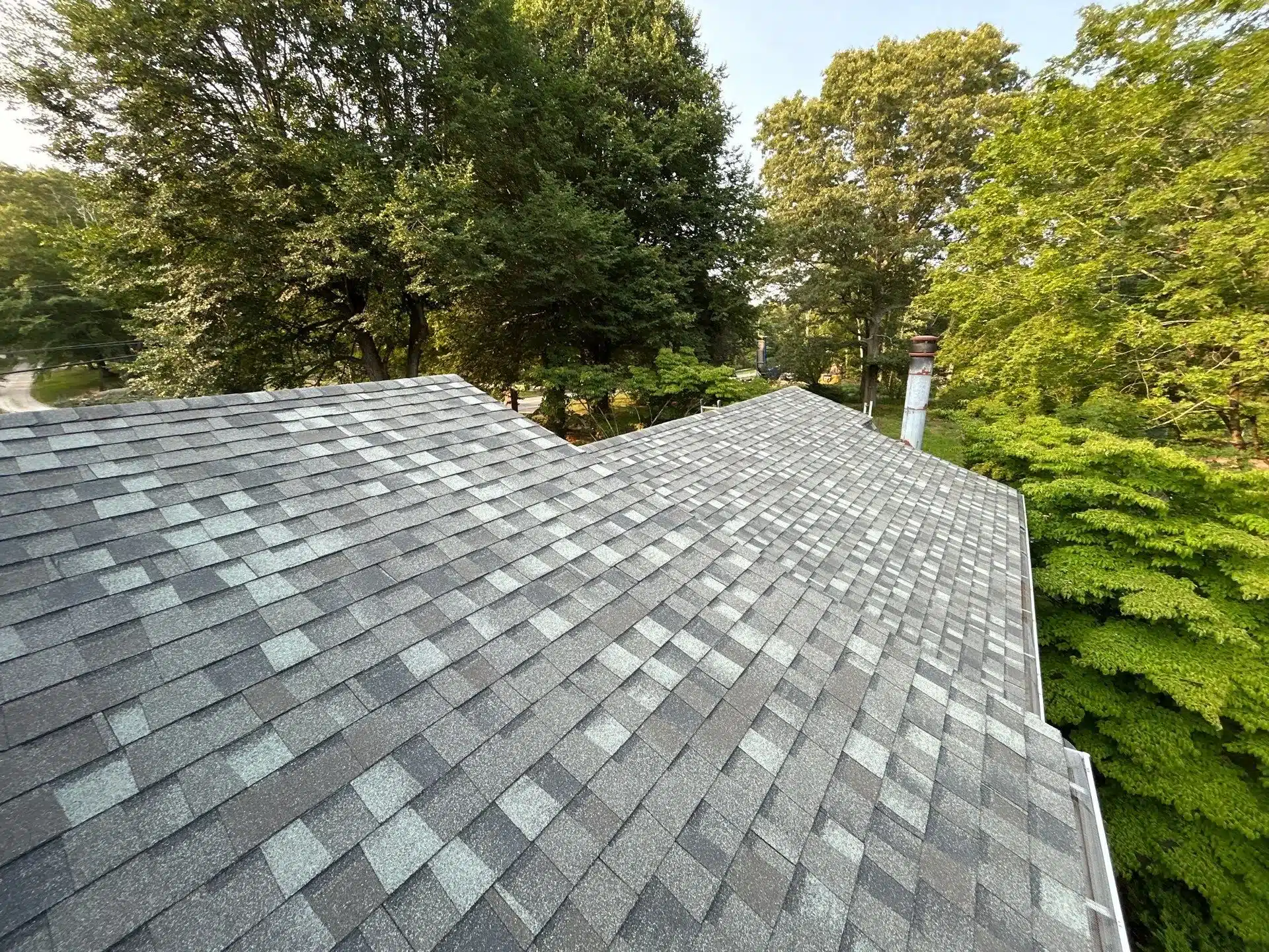 Finished CertainTeed shingle roof on a Connecticut home
