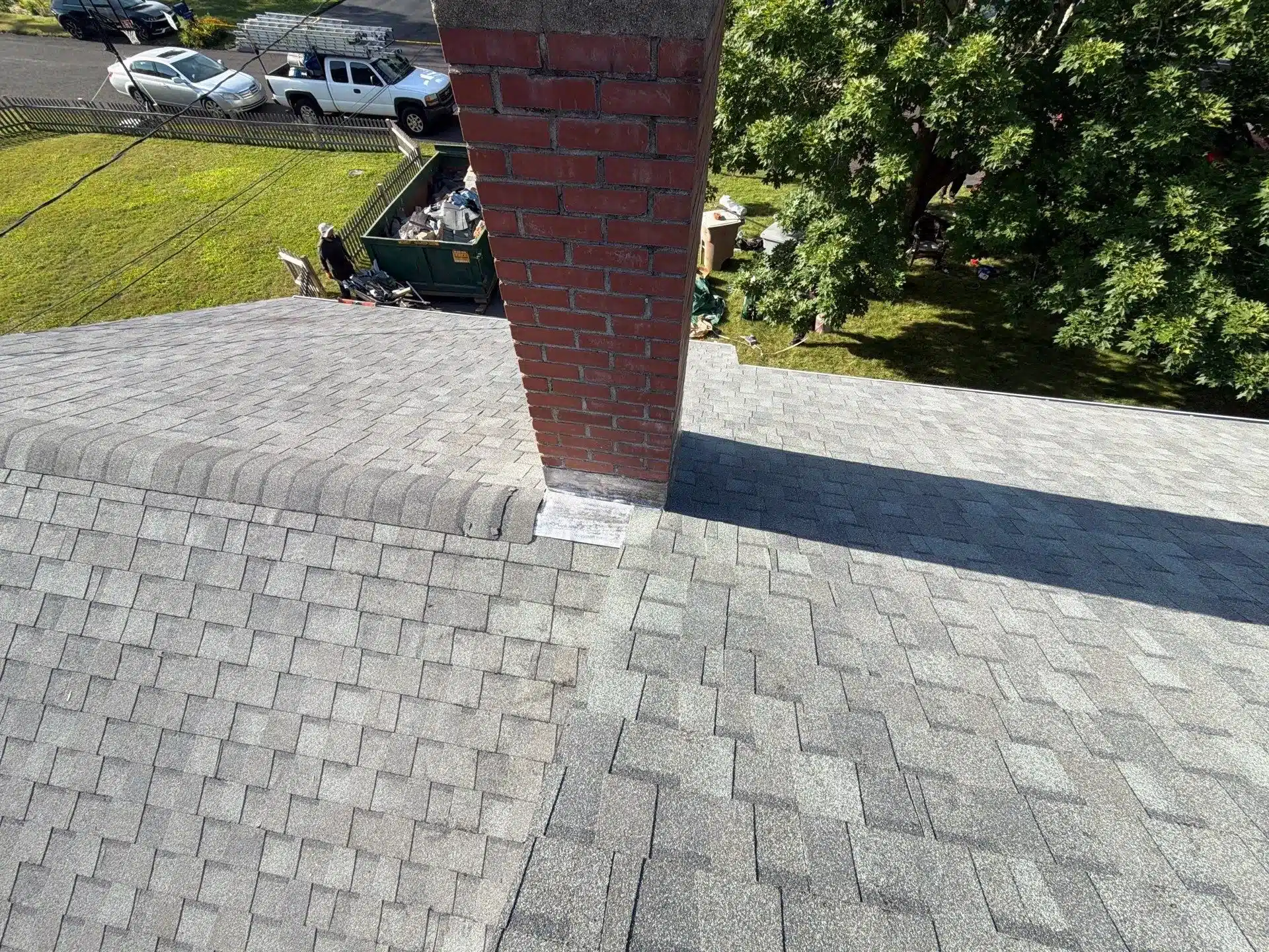 New gray architectural shingles on a Niantic Connecticut home